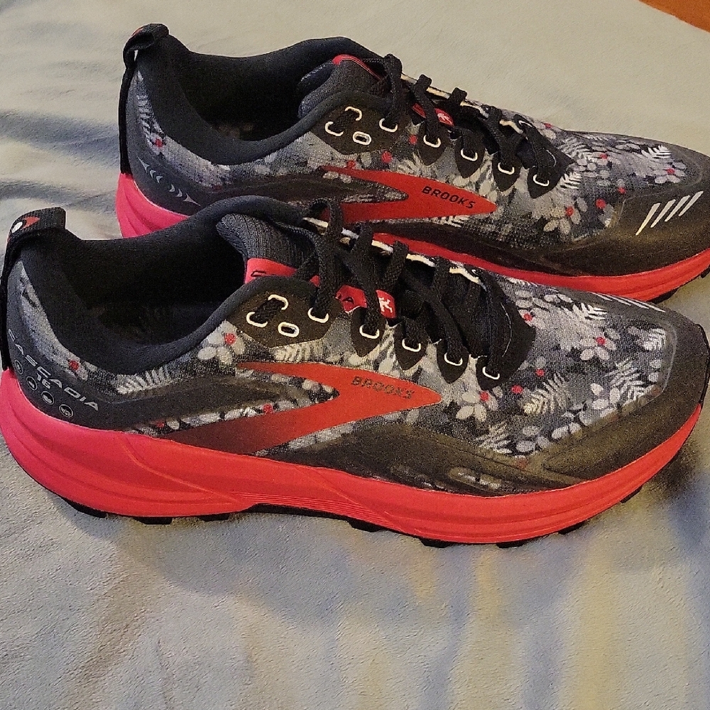 Brooks Men's Floral Athletic Shoes - Black and Red